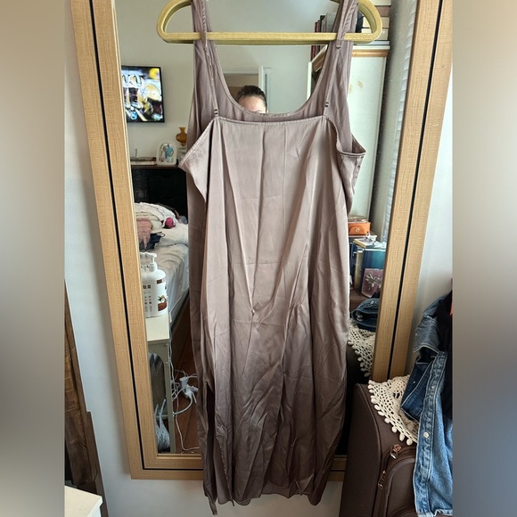 NWOT Abercrombie & Fitch taupe midi dress - Picture 3 of 4